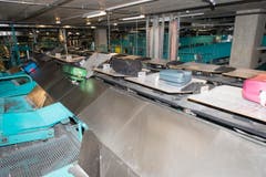 Bei den Gepäckstücken läuft vieles automatisch ab. (Bild: Ralph Ribi)