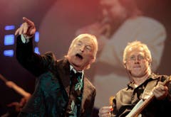 Der 77-jährige deutsche Bandleader James Last auf der Bühne, bei seinem fast ausverkauften Konzert "The Last Tour 2006" im Hallenstadion in Zürich, am 4. November 2006. (Bild: Keystone)