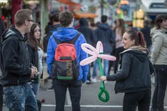 Jahrmarkt Leute Stimmung (Bild: Michel Canonica)