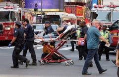 Vehicle strikes pedestrians in Times Square (Bild: Keystone)