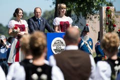 Albert Bachmann, OK-Präsident Estavayer 2016, spricht anlässlich des Fahnenempfangs, am Eidgenoessischen. (Bild: Keystone / Jean-Christophe Bott)