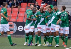 Jubelnde St.Galler nach Oscar Scariones 1:0. (Bild: Keystone)