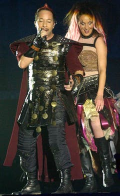 Anlässlich der "Pirates of Dance"-Tour in Engelberg im November 2004. (Bild: Keystone)