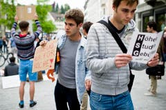Protest auf Pappe. (Bild: Keystone)