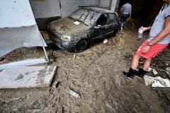 Der Schlamm ist überall in dieser Herisauer Garage. (Bild: Michel Canonica)