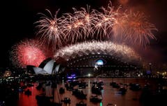 Sieben Tonnen Feuerwerk wurden im australischen Sydney gezündet. (Bild: Keystone)