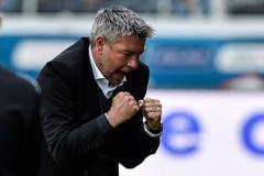 In seiner bisherigen Trainerkarriere hatte Urs Fischer viel Grund zum Jubeln - auch beim FC Basel? (Bild: Keystone)