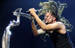 Die Mitglieder der Nu Metal-Band Korn scheinen pragmatische Denker zu sein. Sie verlangen einen Anwalt, einen Arzt und einen Zahnarzt. (Bild: Keystone)