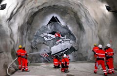Im Mai 2009 wurde der Durchbruch von Estfeld und Amsteg vollbracht. (Bild: Keystone)