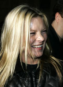 Ungeschminkt und ungekünstelt: Kate Moss 2006 in Mailand. (Bild: Keystone)