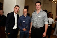 FCB-Spieler Fabian Frei, Radfahrer Michael Albasini und Schwinger Samuel Giger. (Bild: Nana do Carmo)