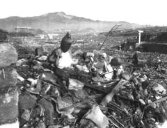 Zerstörte Buddha-Statuen in einem Tal in der Nähe von Nagasaki. (Bild: Keystone)