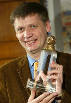 Im Jahr 2003 wurde er mit dem Medienpreis "Bobby 2003" ausgezeichnet. Damit wurde er für sein Engagement für Menschen mit Behinderung geehrt. (Bild: Keystone)
