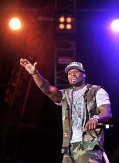 50 Cent heizt die Stimmung an. (Bild: Reto Martin)