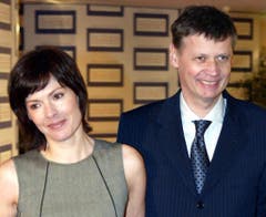 Am 13. Februar 2005 besucht Günther Jauch die Verleihung des Deutschen Medienpreis mit seiner Lebensgefährtin Thea Sihler. Bis zuletzt verwahrte er sich gegen die Berichterstattung über seine Hochzeit mit Thea Sihler (sie haben vier Kinder) im Jahr 2006. (Bild: Keystone)