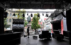 Auch in der Innenstadt stehen Bühnen für die Musiker. (Bild: Hanspeter Schiess)