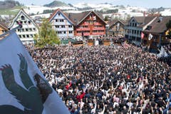 Abstimmung an der Landsgemeinde. (Bild: Keystone)