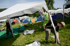 Partyzelte sind seit einigen Jahren der grosse Renner am OpenAir. (Bild: Luca Linder)