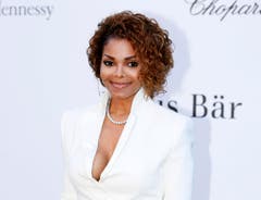 Das Buch "The Little Red Riders Book" enthüllt die Sonderwünsche der Stars. So braucht Sängerin Janet Jackson backstage ein Römersofa, die Würzpaste Marmite und lässt sich nur von ausschliesslich männlichem Catering-Personal bedienen. (Bild: Keystone)