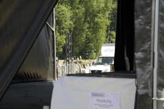 ...rund 1000 Personen sind mit den Aufräum- und Abbauarbeiten beschäftigt. (Bild: Jana Rutarux)