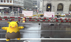 Ein Traumato auf dem Bahnhofsplatz in St.Gallen. (Bild: Screenshot)