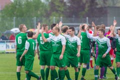 Das Heimteam freut sich über den Sieg. (Bild: Andrea Stalder)