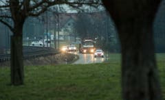 Langsam bewegt sich der Tross mit Polizeieskorte zwischen Salmsach und Amriswil. (Bild: Reto Martin)