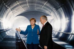 Die deutsche Bundeskanzlerin Angela Merkel besuchte die Eröffnungsfeier: "Der Gotthard wird viele Menschen und Kulturen zusammen bringen. Deshalb bin ich dankbar für diesen Tunnel." (Bild: Keystone)
