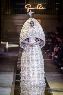 Guo Pei - Runway - Paris Women Fashion Week F/W 2017/18 (Bild: Keystone)