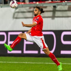 Körperspannung pur bei Ricardo Rodriguez. (Bild: Keystone)