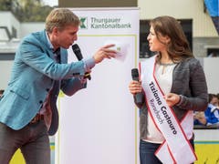 Moderator Reto Scherrer und Tiziana Castauro. (Bild: Hanspeter Schhiess)