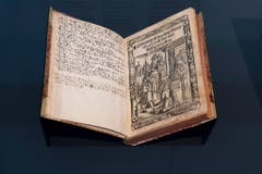 Der Ablasshandel war einer der Hauptkritikpunkte der Reformatoren. Kirchenobrigkeiten verlangten oft viel Geld von den Gläubigen, welche sich ihr Seelenheil erkaufen wollten. Absolution sei nicht käuflich, glaubten Luther, Zwingli und Vadian, nur Gott allein könne die Menschen von ihren Sünden freisprechen.