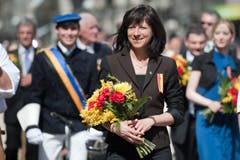 Die St.Galler Gesundheitsdirektorin Heidi Hanselmann marschierte ebenfalls am Umzug mit. (Bild: Urs Jaudas)