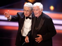 Zwei Giganten des Showbusiness: Blacky Fuchsberger mit Frank Elstner. (Bild: Keystone)