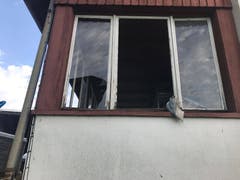 Viele Fensterscheiben auf seinem Hof sind eingeschlagen. (Bild: PD)