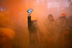 Holland feiert den neuen König. (Bild: Keystone)