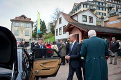 Bundesrat Berset verabschiedet sich wieder in Richtung Bern. (Bild: Urs Bucher)