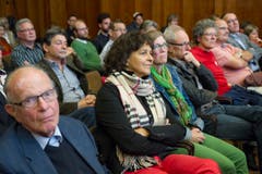 Interessierte Gesichter im Publikum. (Bild: Ralph Ribi)