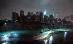 Gespenstisch: die Skyline von Manhattan während des Hurrikans Sandy. (Bild: Keystone)