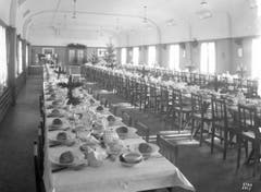 Der obere Kantinensaal ist am 21. Dezember 1928 geschmückt für die Weihnachtsfeier. (Bild: Bühler AG)