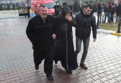 Aftermath of gun attack at a night club in Istanbul (Bild: Keystone)