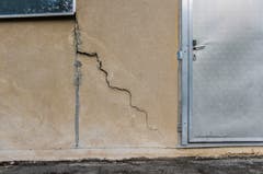 Brienz GR: Reportage aus Brienz - dem BŸndner Dorf, das jedes Jahr ein wenig abrutscht, weil der Untergrund in Bewegung ist. (Bild: Jil Lohse)