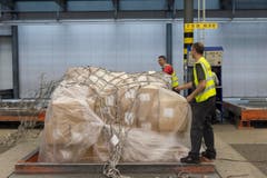Grössere und kleinere Transporte werden von CARGO abgewickelt. (Bild: Ralph Ribi)