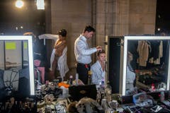 Guo Pei - Backstage - Paris Men Fashion Week F/W 2017/18 (Bild: Keystone)