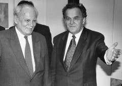 Der ungarische Staatspräsident Arpad Goencz trifft Bundesrat Otto Stich im Februar 1994. (Bild: Keystone)