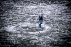 Die Ostschweiz läuft Schlittschuh auf dem Seealpsee (Bild: Urs Bucher)