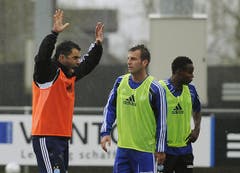 Bereits mit vollem Engagement dabei: Uli Forte bei seinem ersten Training. (Bild: Keystone)