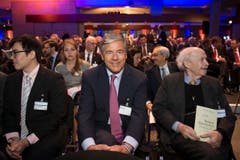 Josef Ackermann (Mitte), Verwaltungsratspräsident der Zurich Insurance Group. (Bild: Urs Bucher)