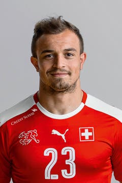 Xherdan Shaqiri, Rechtsaussen, Note: 5. Die gefährlichsten Aktionen kommen von ihm, so auch die Direktabnahme, die zum Penalty führt. (Bild: Peter Schneider/Keystone)