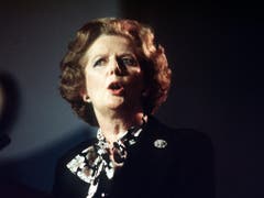 Margaret Thatcher mochte ihren Spitznamen «Eiserne Lady». Erfunden wurde er von Journalisten der sowjetischen Militärzeitung Krasnaja Swesda - als eine Antwort auf Thatchers Verbalattacke gegen die Sowjetunion (1985). (Bild: Keystone)